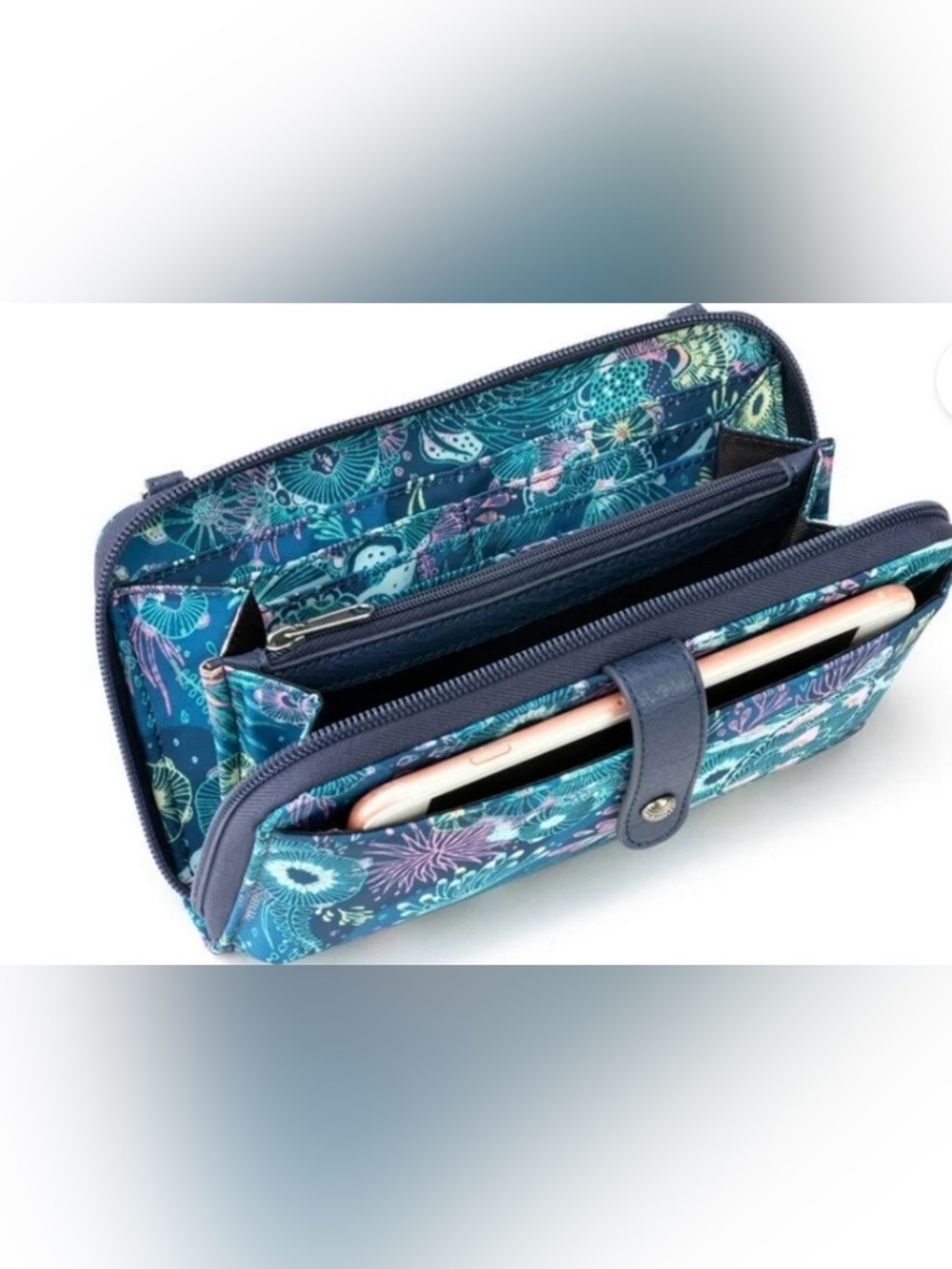 Sakroots Seascape Wristlet smartphone holder - Picture 3 of 7